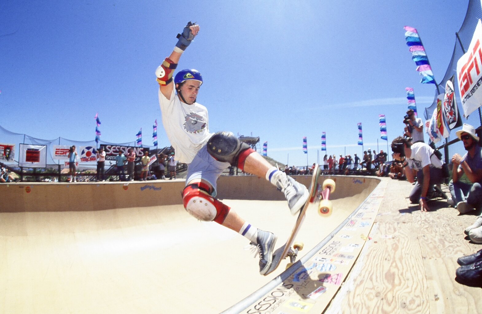 Steve Douglas - Half cab to feeble fakie, raging Waters, Photo: O