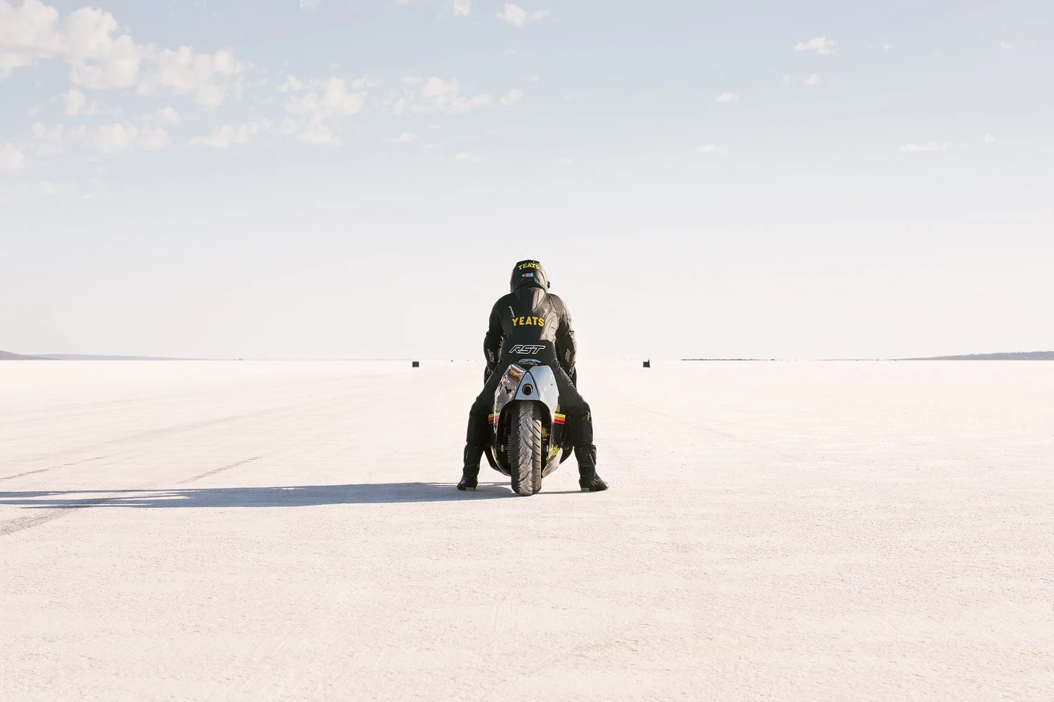 dry-lake-racing-australia-salt-lake-land-speed-record-black-motorbike-at-start-line.jpg