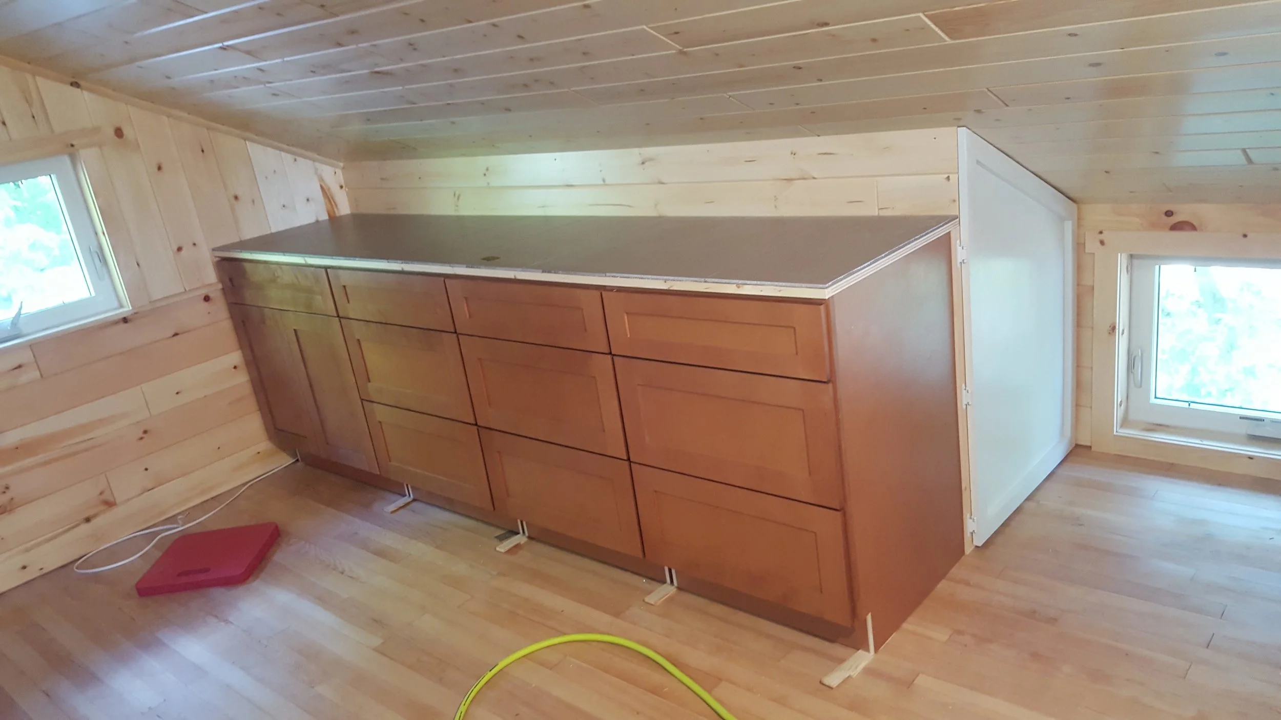 RaymondCraft_CabinetInstallation3.jpg