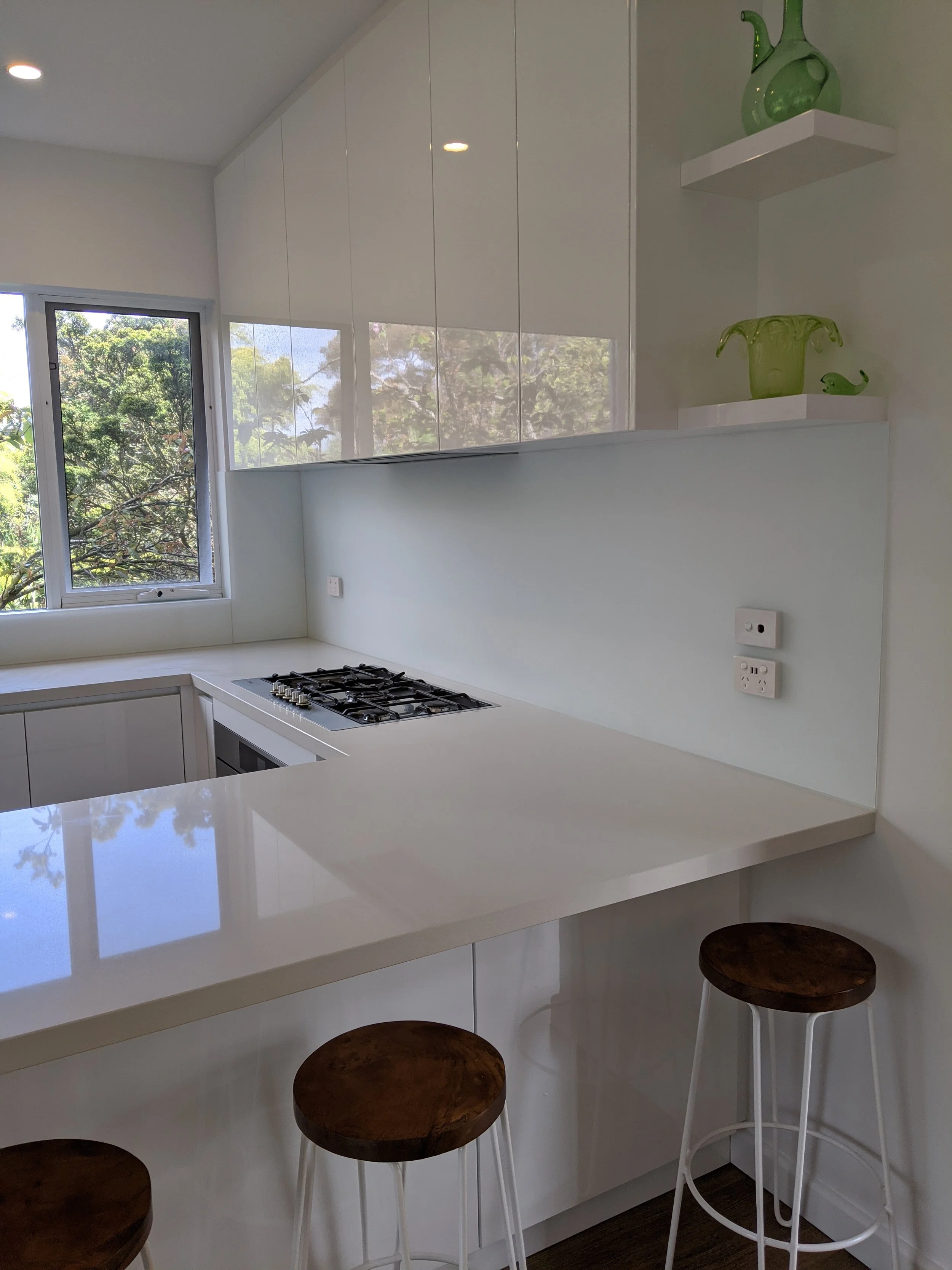 Splashback Matte White.jpg