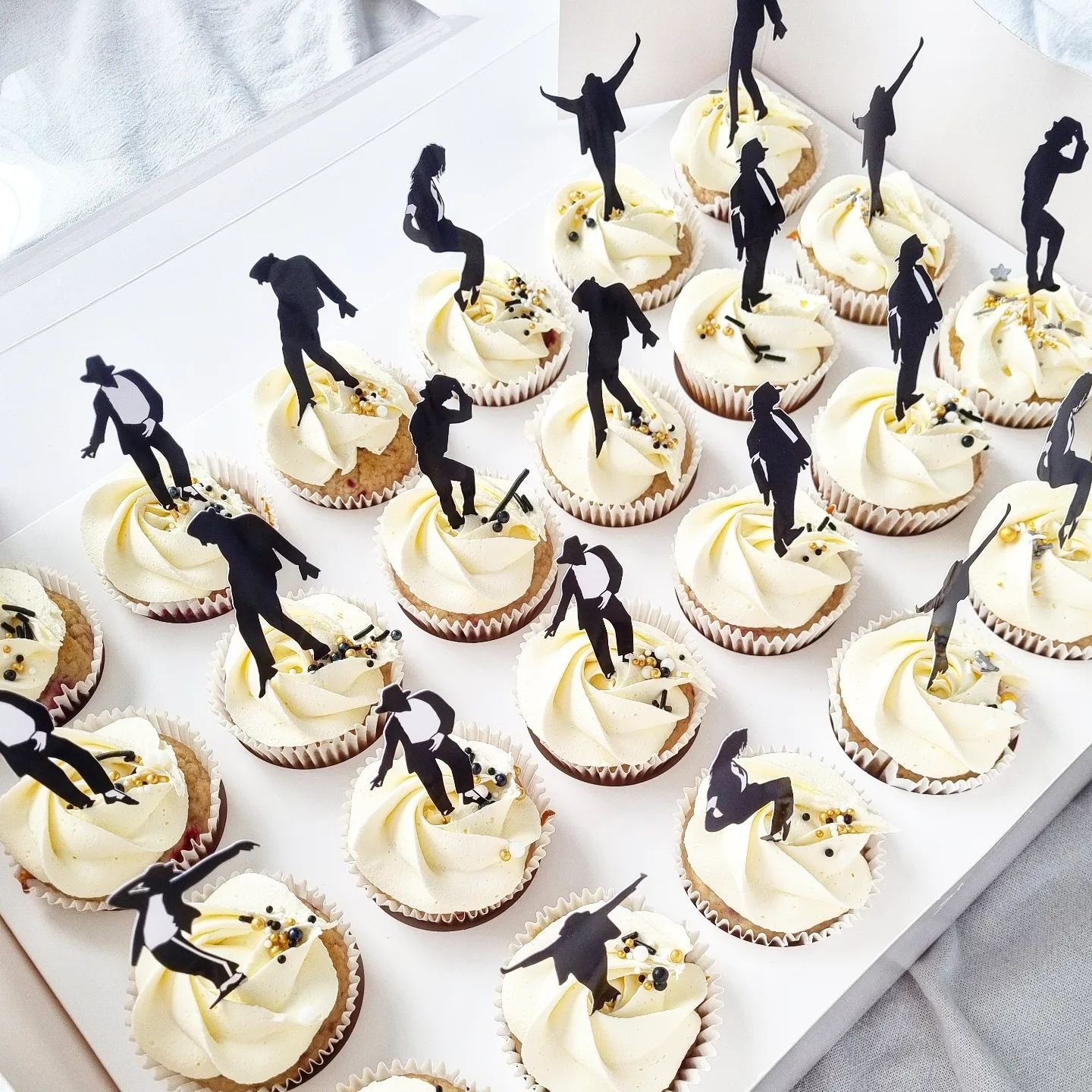 White chocolate raspberry MJ cupcakes! #thesweeteventcupcakes
