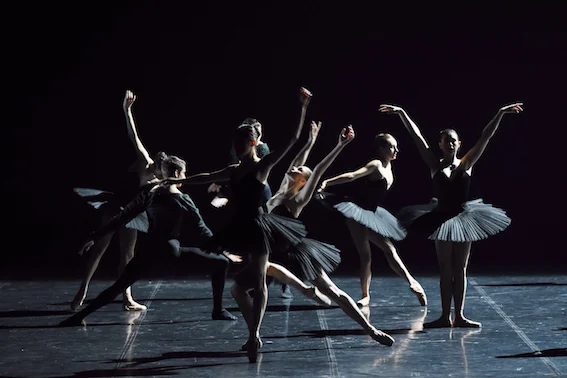 TänzerInnen des Bayerischen Junior Balletts München ©Charles Tandy