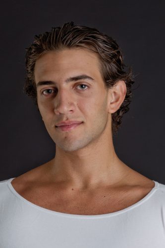 MARCO ACCARDI Geboren in Italien Ausgebildet an der Opera di Roma Ballettschule und der Ballettschule des Hamburg Ballett Stipendiat seit September 2017