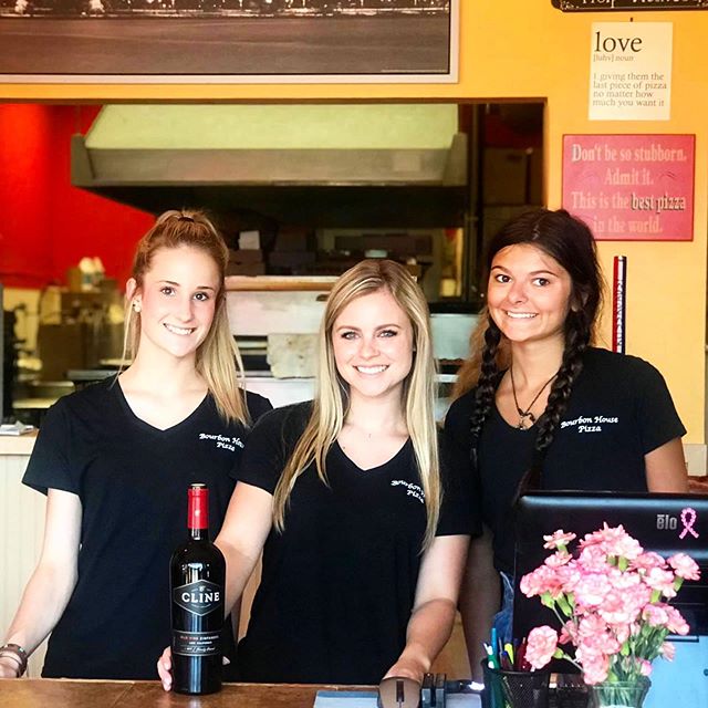 Here at Bourbon House we believe that the quality of service you receive is just as important as the quality of our food. Come on in and let our amazing staff take care of you. We hope to see you soon! 🍕🍻