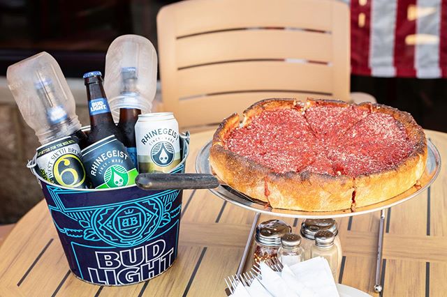 It&rsquo;s #ThirstyThursday! 🍻Who doesn&rsquo;t love a good &ldquo;mix and match&rdquo; bucket + pizza?