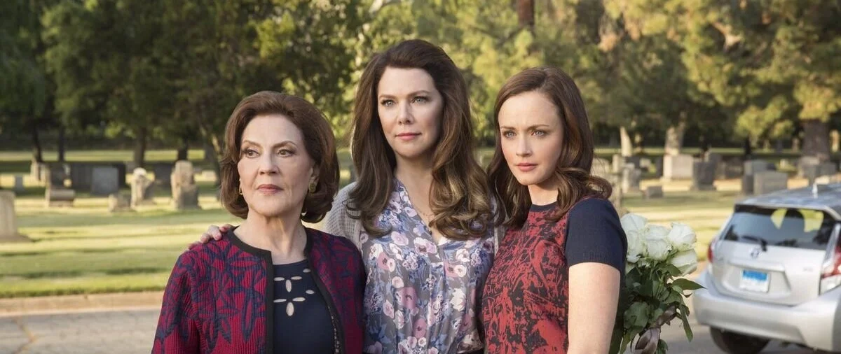 039_GILMOREGIRLS_101_SUM_03265R3.0.jpg