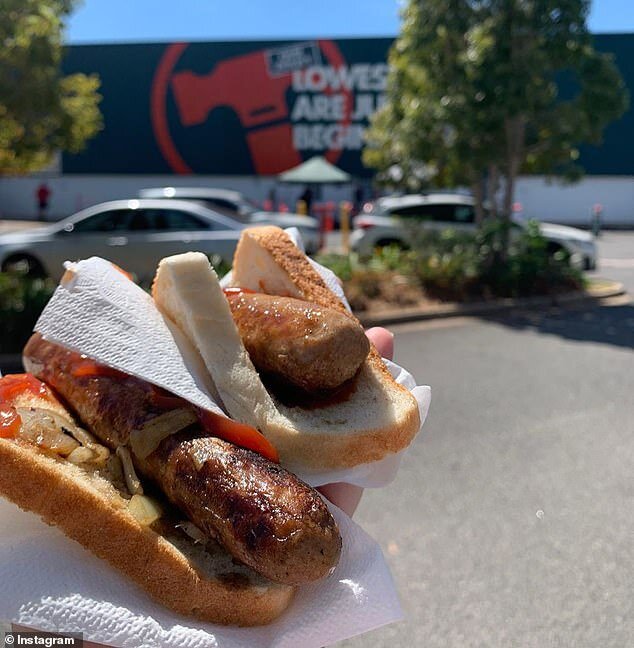 Monday morning reminder that we have our Bunnings sausage sizzle today ! ☀️🌭

While many enjoy a long weekend for the public holiday, our Committee members are volunteering their time to host a Bunnings BBQ Fundraiser for our Members. Show your supp