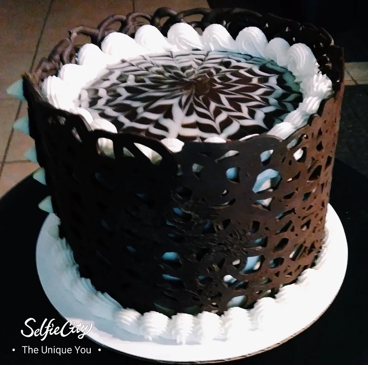 Small Chocolate Cake with Chocolate Lace