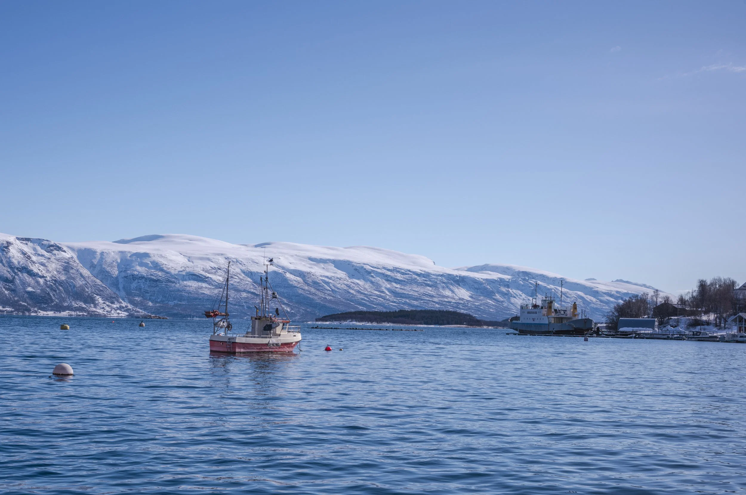 The boat on the Arctic Ocean.jpg