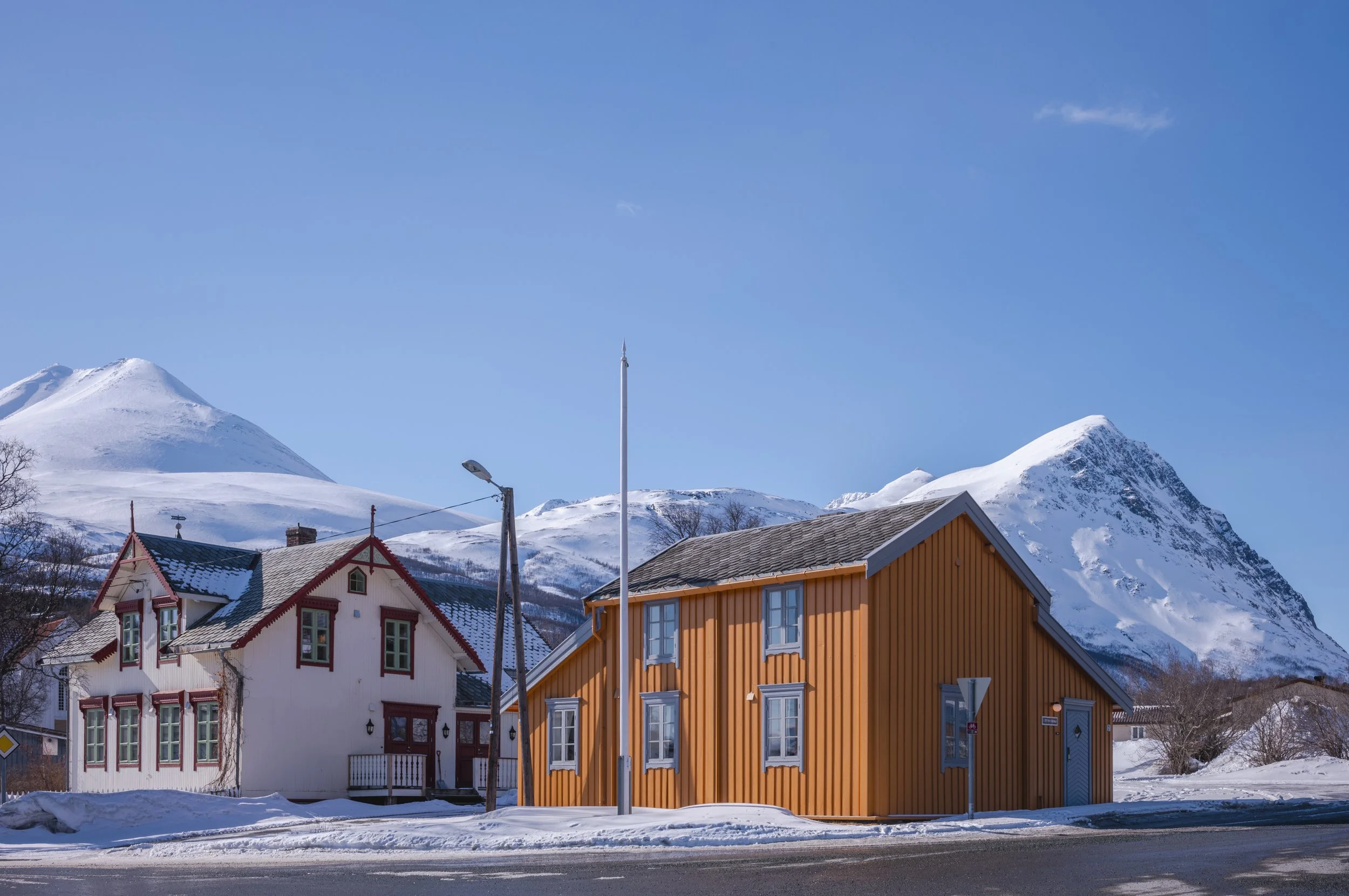 Houses in Lyngen.jpg