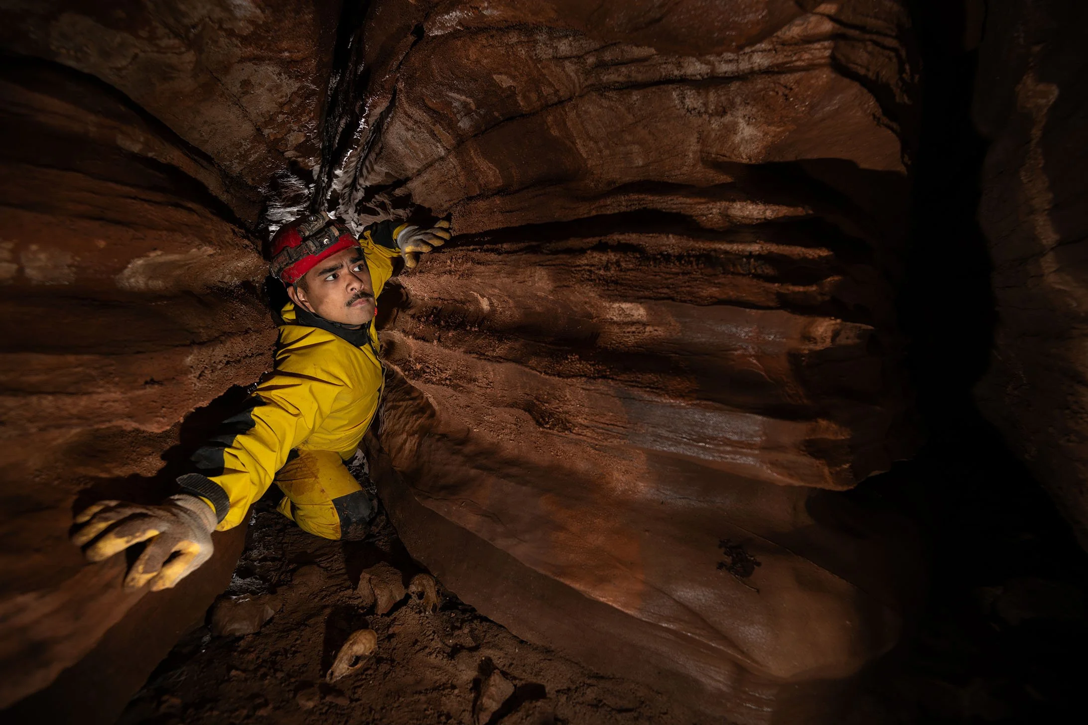 caver-in-tight-squeeze-of-maryland-cave.jpg