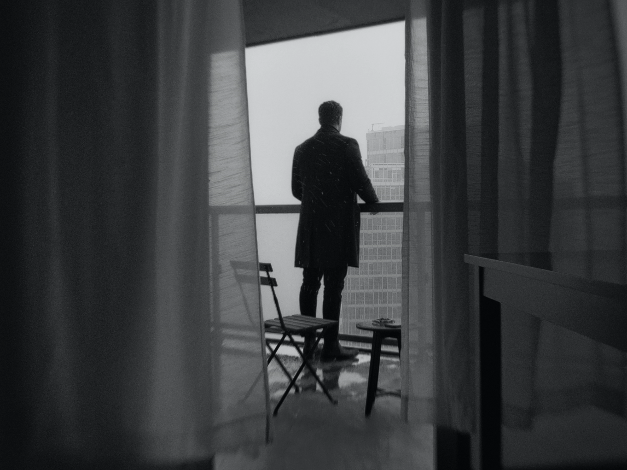 I Feel Uncomfortable on the Balcony (Short Film)