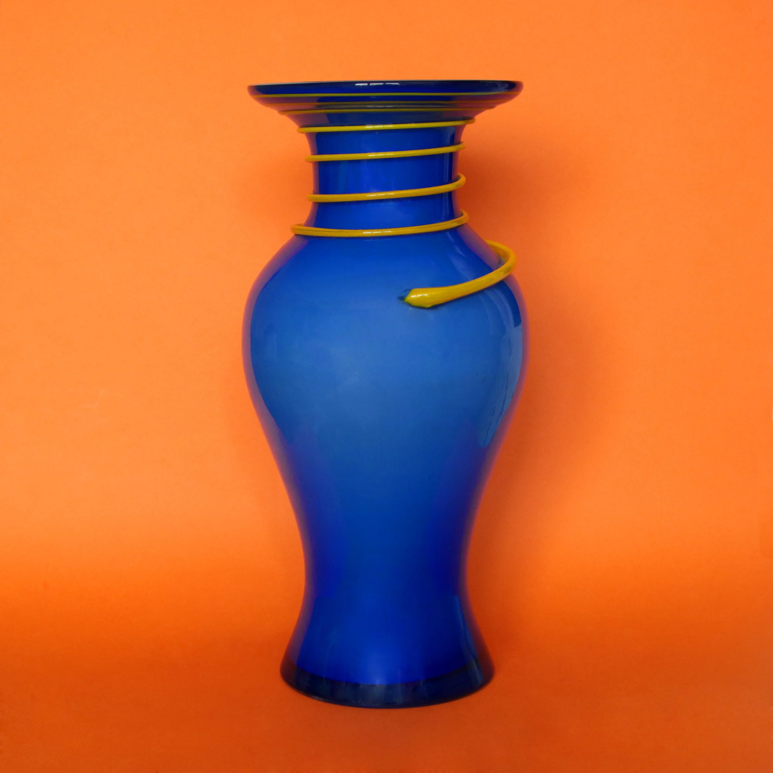 vase-bleu-jaune.jpg