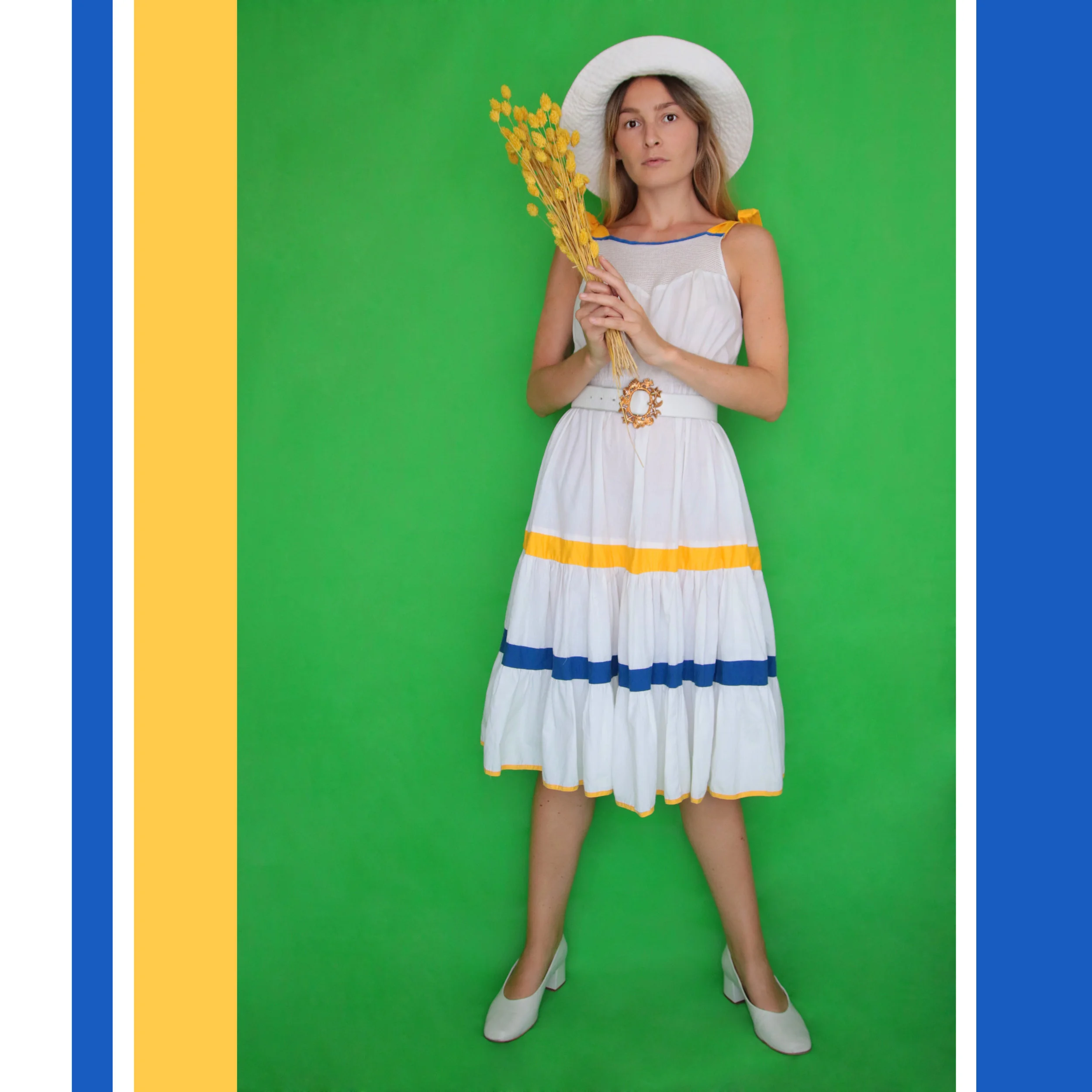 robe-blanche-bleu-jaune2.jpg