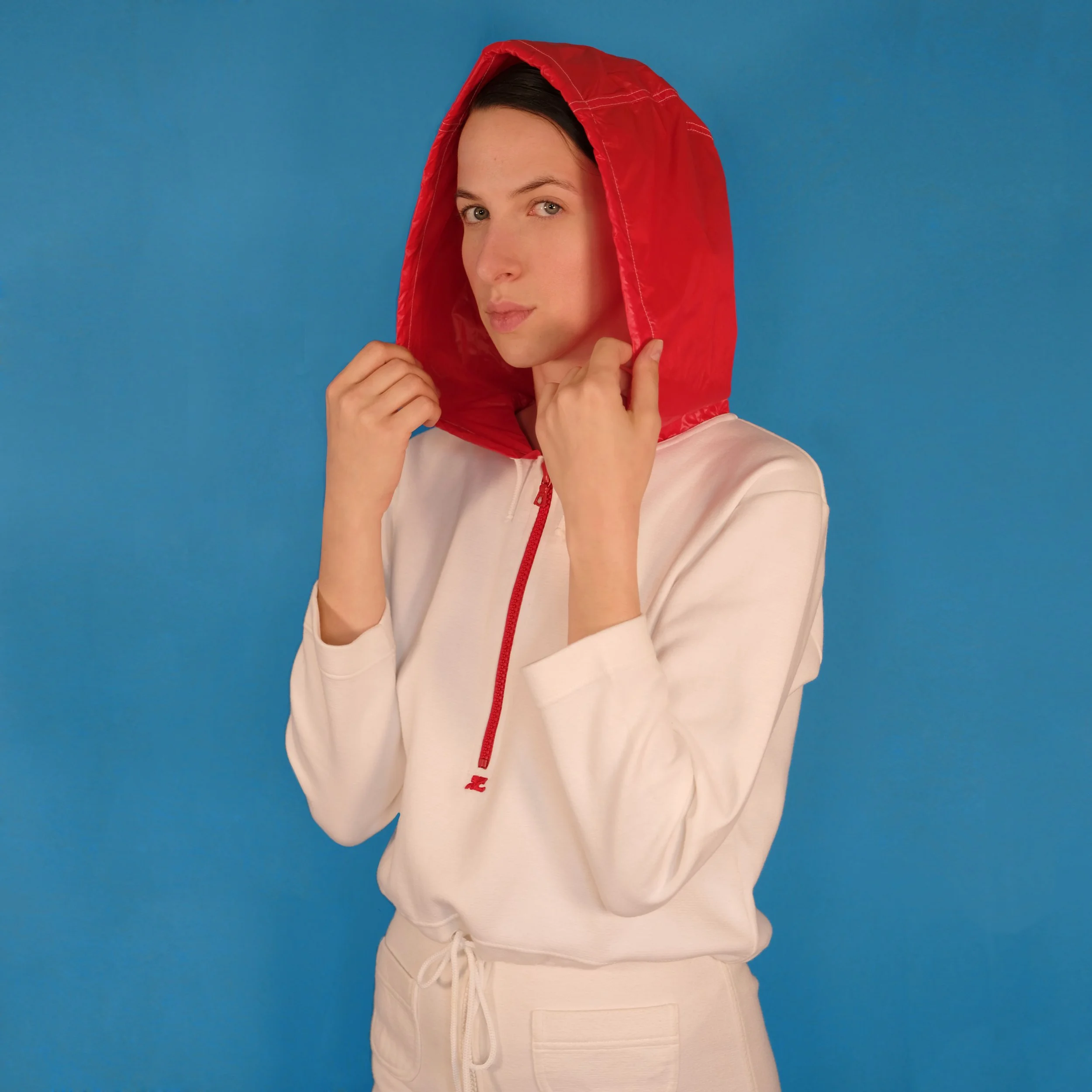 sweat-capuche-courrèges1.jpg
