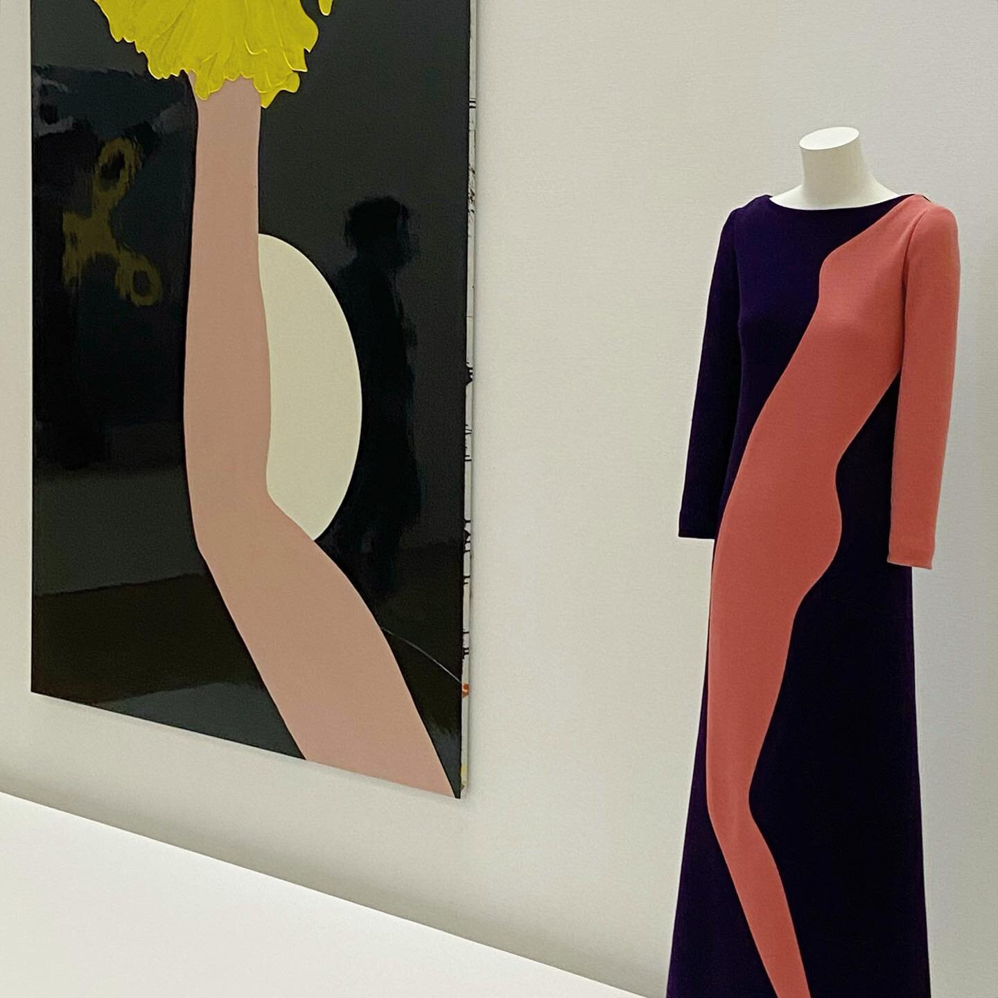 💃 TODAY INSPO 💃

Robe en jersey Yves Saint Laurent (1966) inspir&eacute;e par les oeuvres du peintre am&eacute;ricain Tom Wesselmann.

Yves Saint Laurent jersey dress (1966) inspired by Tom Wesselmann artwork.

&Agrave; gauche (on the left) : Peint