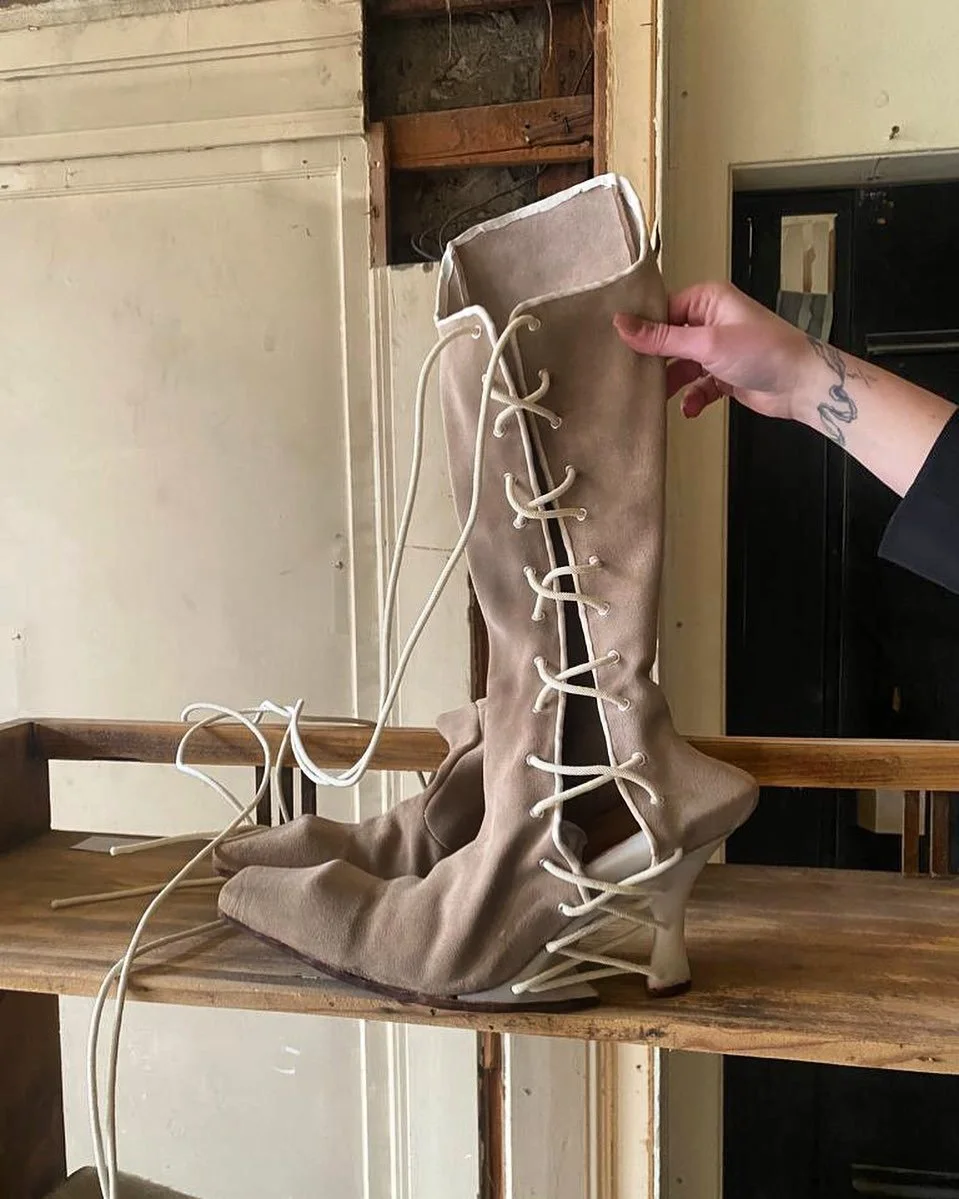 Regency era kitten heels, corsets, and hunting boots in a blender. Concept, sketch, last design, pattern, 3d, and sewing for @josephinemalcorps