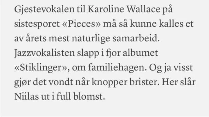 S&aring; stolt og glad over &aring; ha f&aring;tt bidra litt p&aring; @niilas__  sitt nydelige nye album Stone skipping! Dette fra Klassekampen i dag. 🪷 
Anbefaler &aring; h&oslash;re plata!