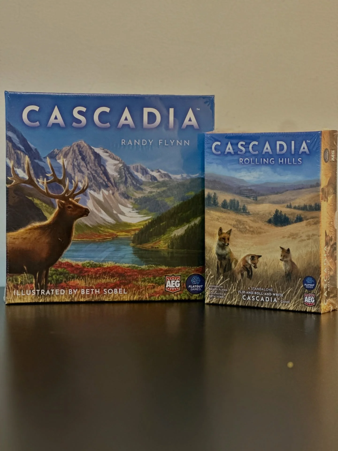 Create the most harmonious ecosystem as you puzzle together habitats and wildlife 🦌
&bull;
&bull;
&bull;
Cascadia is a puzzly tile-laying and token-drafting game featuring the habitats and wildlife of the Pacific Northwest. In the game, you take tur