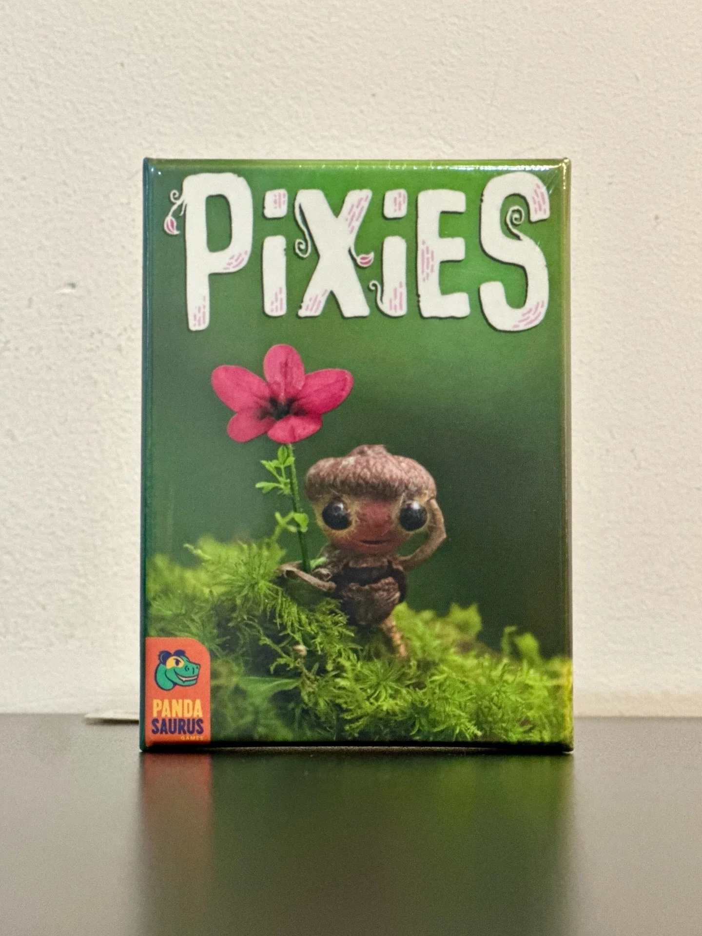 Choose the right card, place it in the right place, and keep an eye on your opponents 🧚&zwj;♂️
&bull;
&bull;
&bull;
In Pixies, you move through the seasons to meet little creatures emerging from a flower or sheltering in the hollow of a tree. Choose