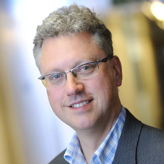Lux Nova Partners - Stephen Lister - Headshot.jpg