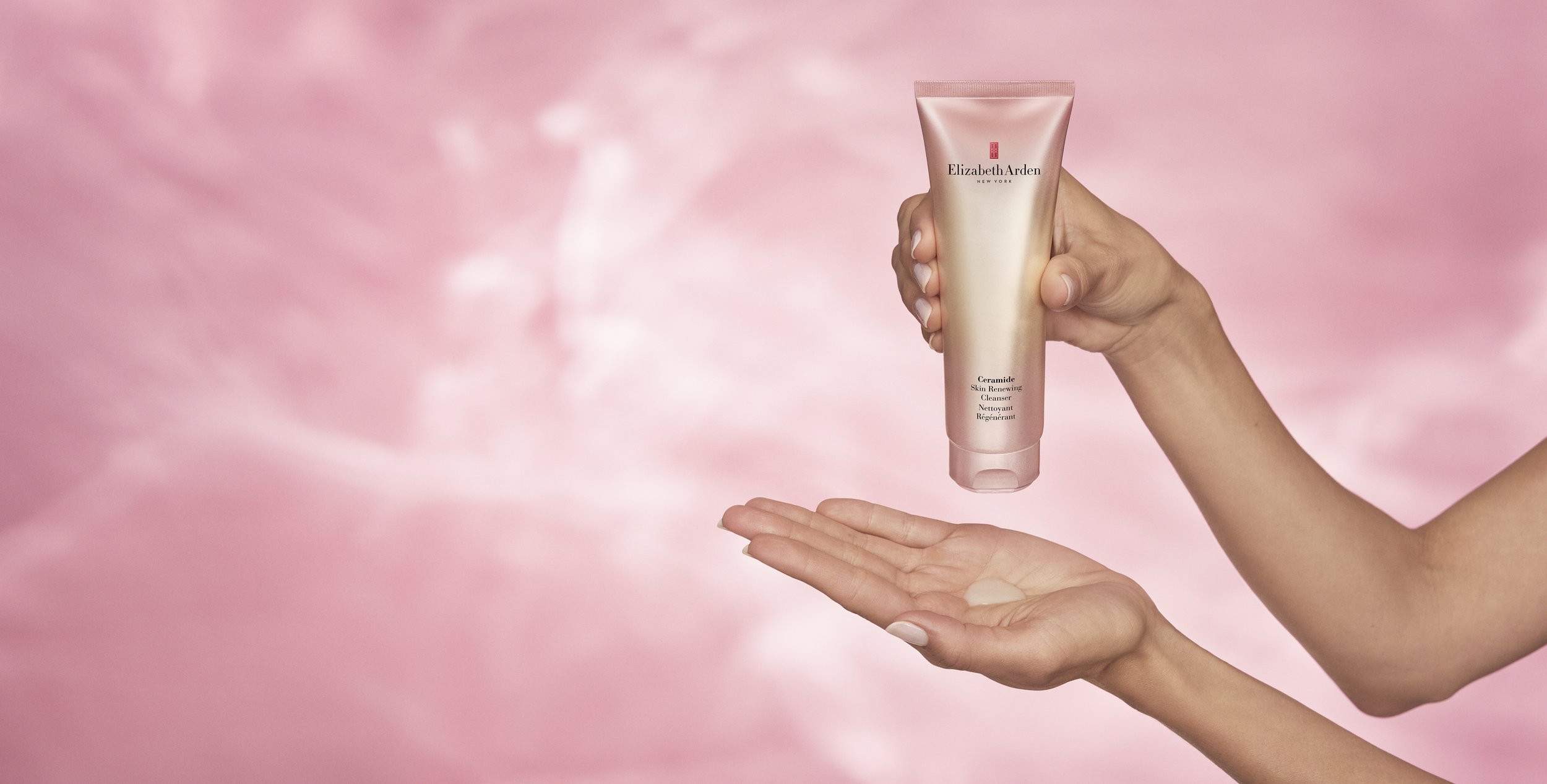 EA_CERAMIDE_D3_SHOT_3_Cleanser_Fernanda_Kinder_1166_150RGB.jpg