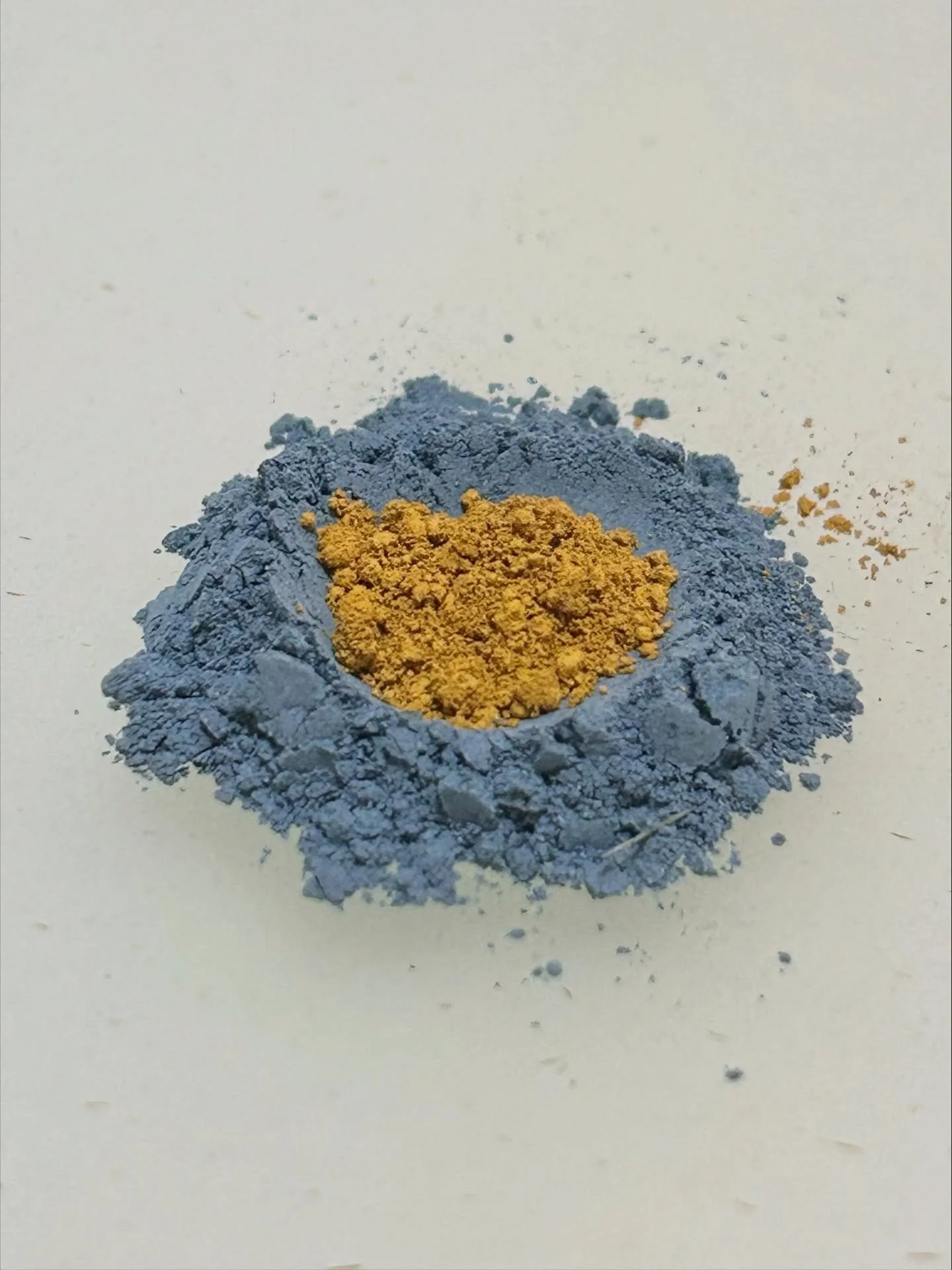 October so far, so good ✨🍂 

#autumn #scotland #isleofbute #pigment #naturalpigment #scottishartist #sustainableart #thesea #october #blue #nature