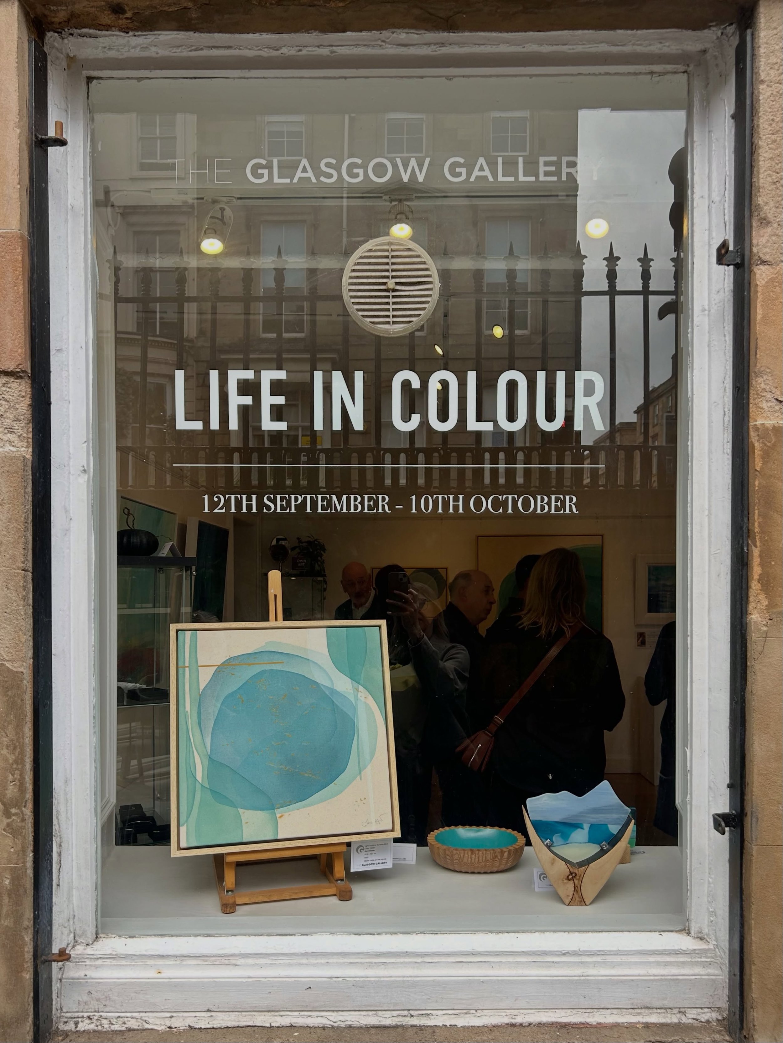 🌊 Life in Colour 🌿 I made a flying visit to the opening of my only feature exhibition of the year @glasgowgallery last weekend. 

What a beautifully curated exhibition. Four Scottish women expressing emotion and atmosphere with colour and form. All