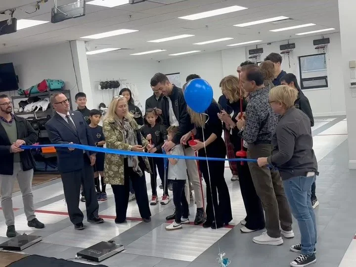 We had an amazing time yesterday celebrating the official grand opening and ribbon cutting ceremony of the new Elite Fencers Club!🎉 Thank you so much to Chatham Mayor Carolyn Dempsey for taking the time to do the official opening and celebrate with 