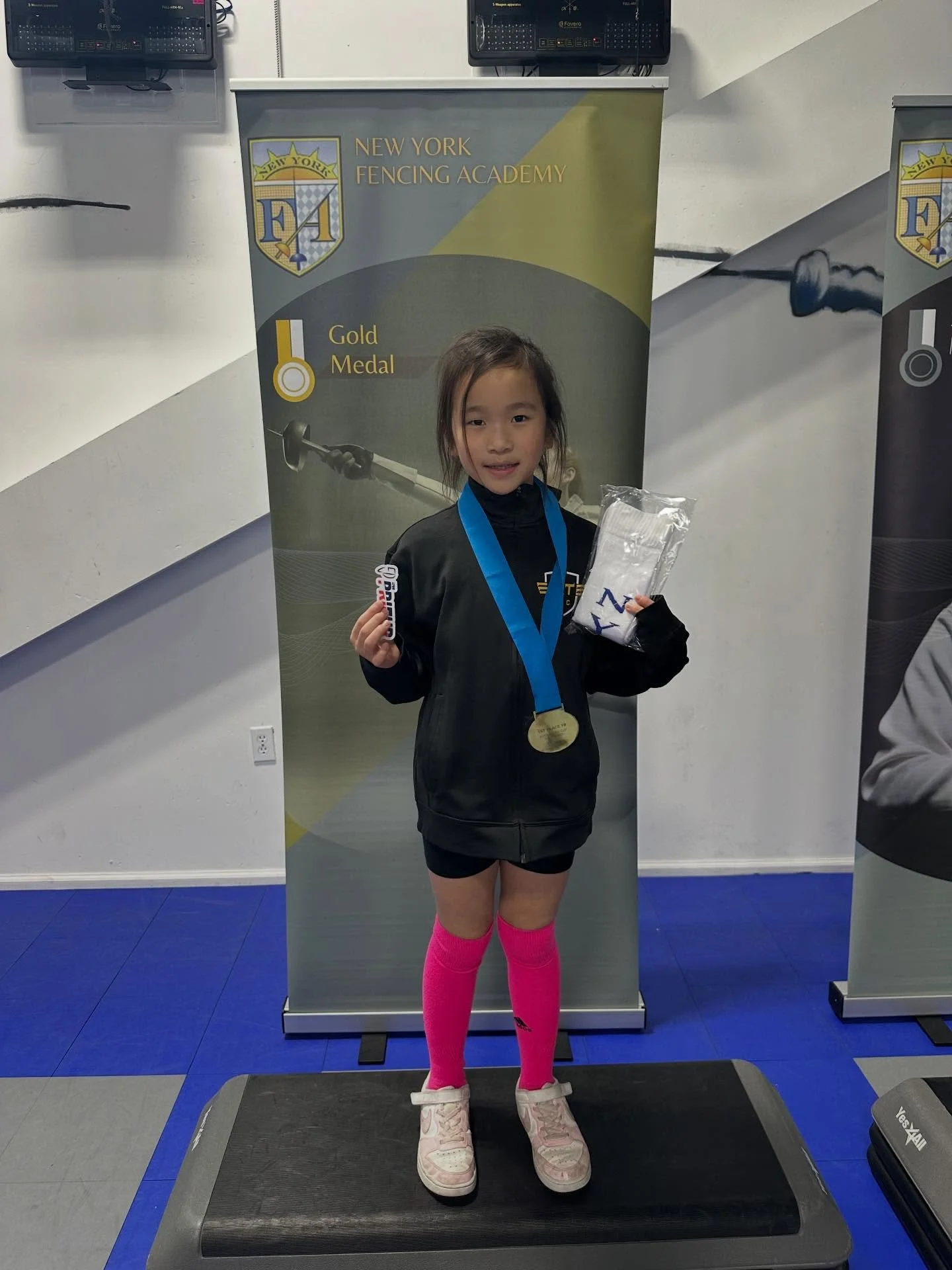 A fun local competition on a snowy day!❄️🤺 &mdash; congrats to everyone who competed!🎉✨💛 

And a huge thank you to our older kids who helped to coach!🙏

NYFA Youth Cup:
Madeline Siu - 1st place Y8!!!🏆 Y8 champion!!🥇

Austin Zhong - 9th place Y1
