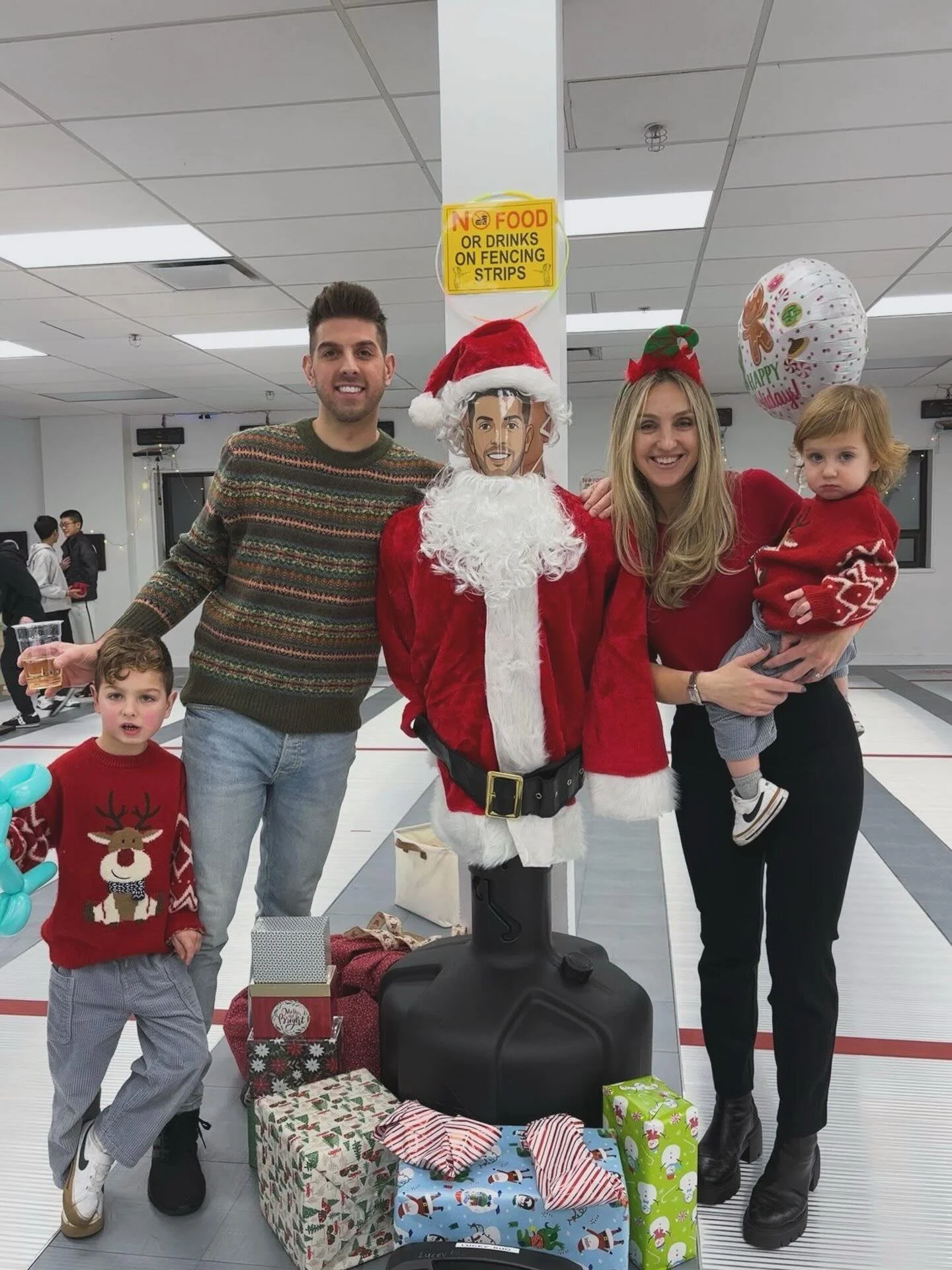 Elite FC hosted our annual Holiday Party!🎄✨🎅 &mdash; here are some moments from such a fun night! 

Thank you so much to everyone who came to celebrate and also helped us to organize! We are so grateful and thankful for all of our fencers, families