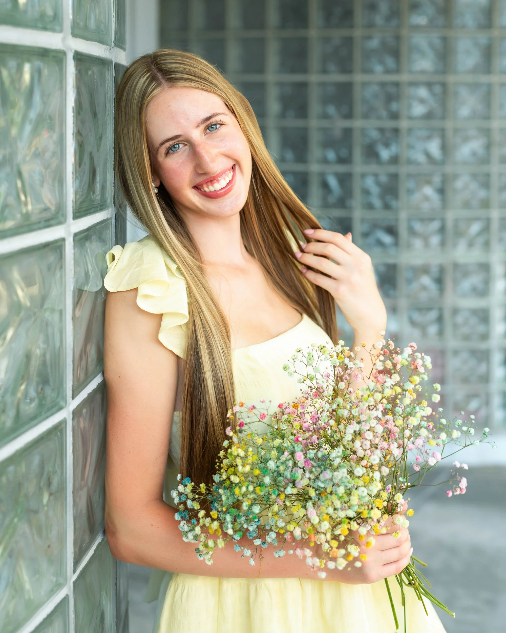 senior-girl-glass-blocks.jpg