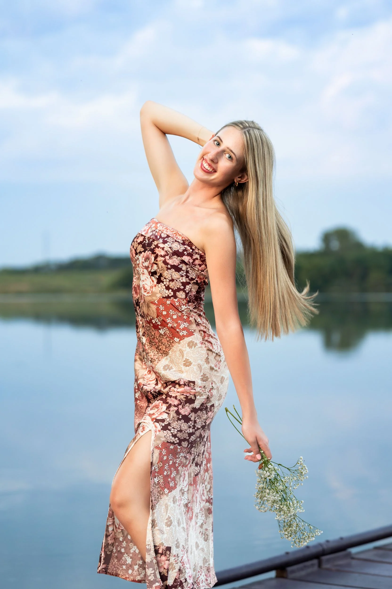 senior-girl-chalco-lake-dock.jpg