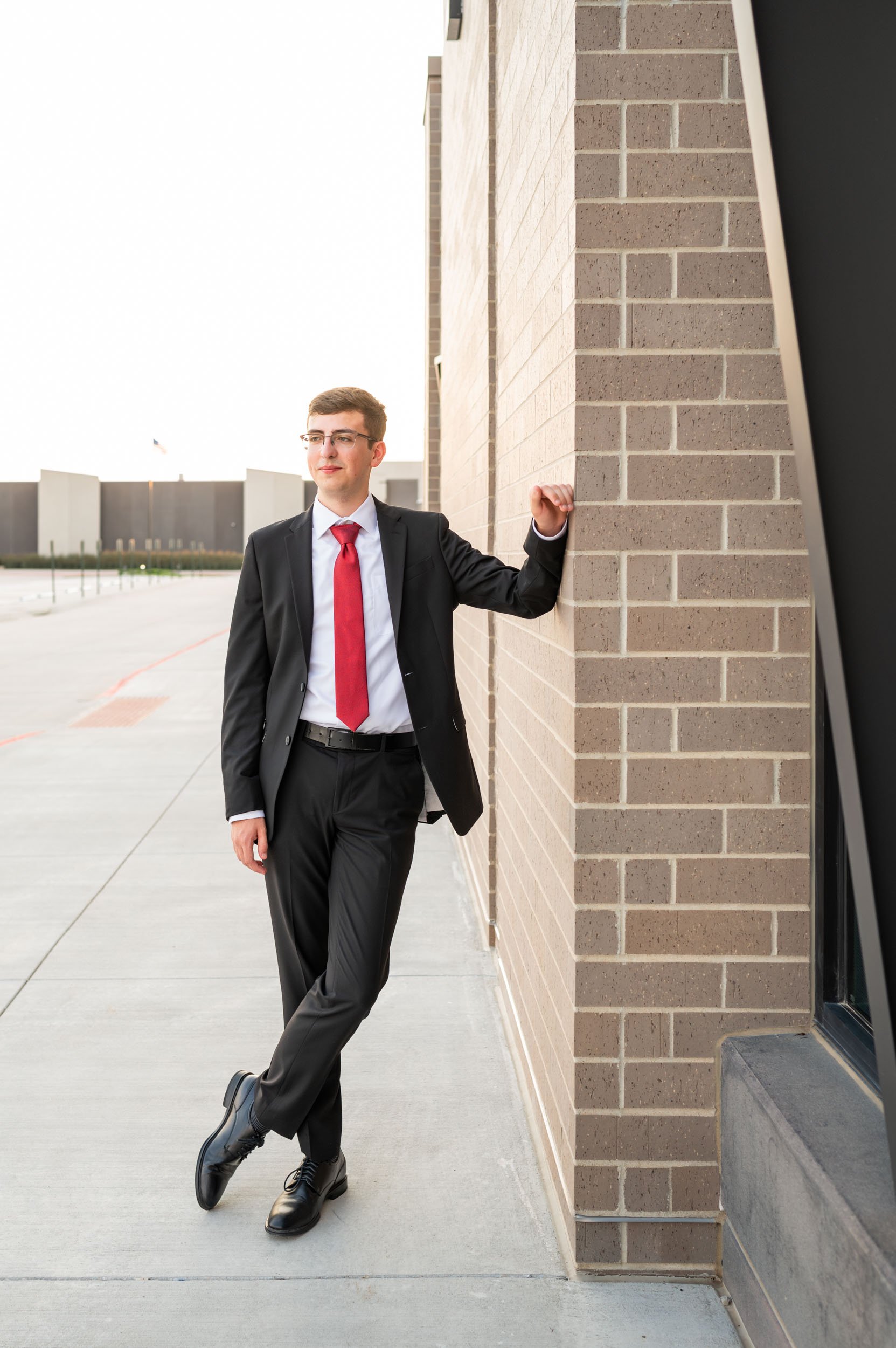 senior-guy-gretna-east-lean.jpg