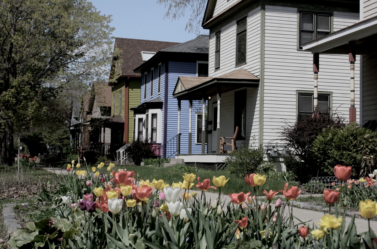 iStock-172870832+homes+M.jpg