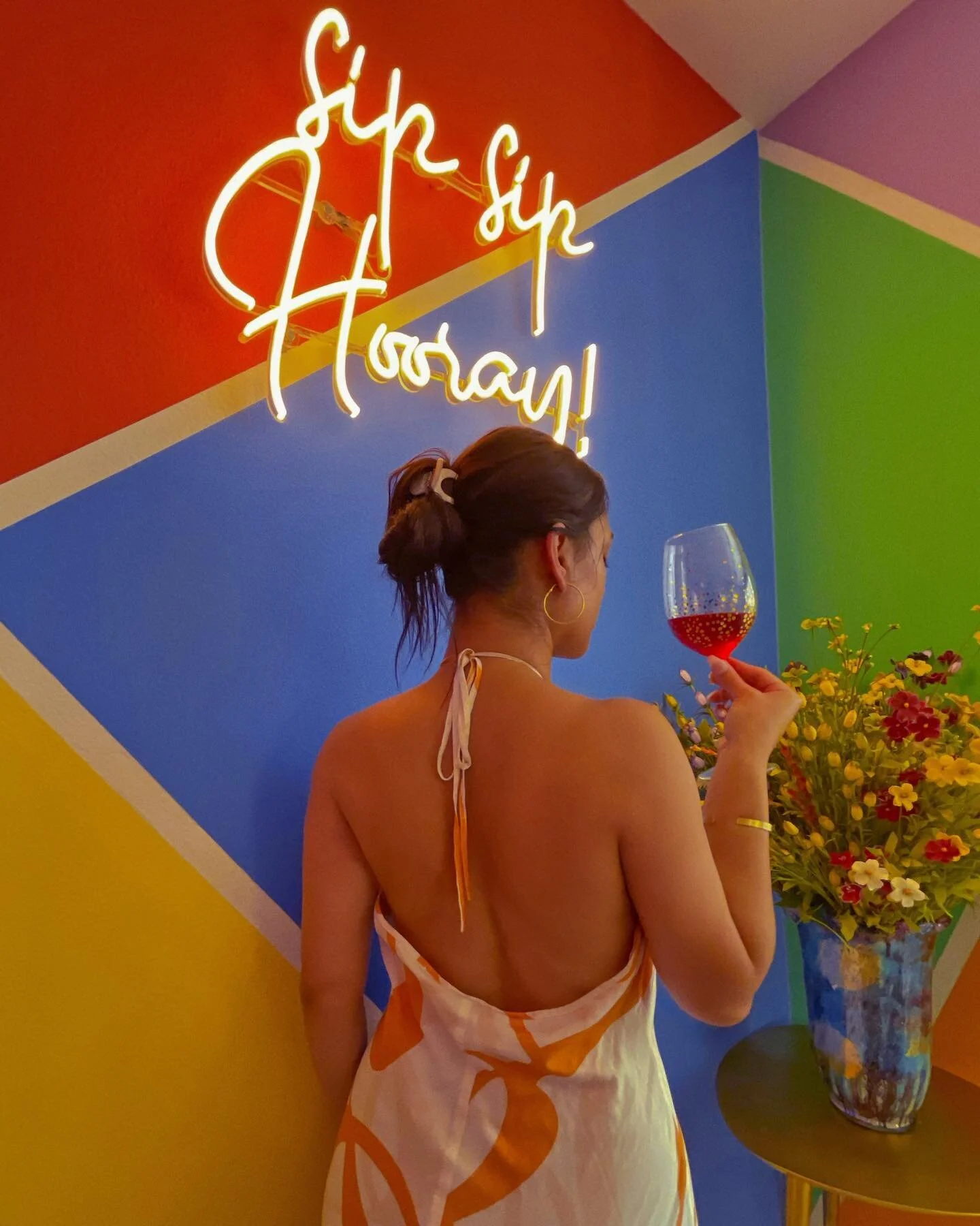 Sip N&rsquo; Read 🍷📖