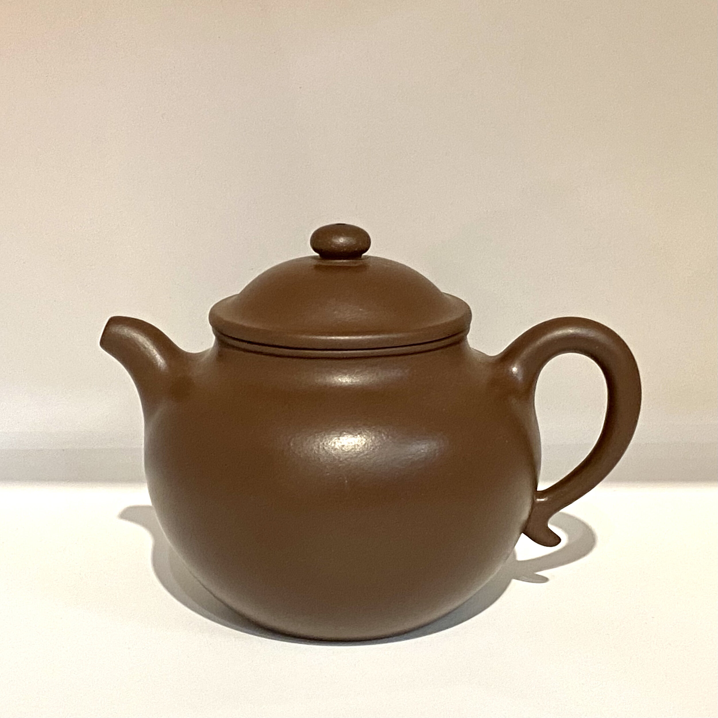 Lao Zi Ni Duo Qiu Teapot