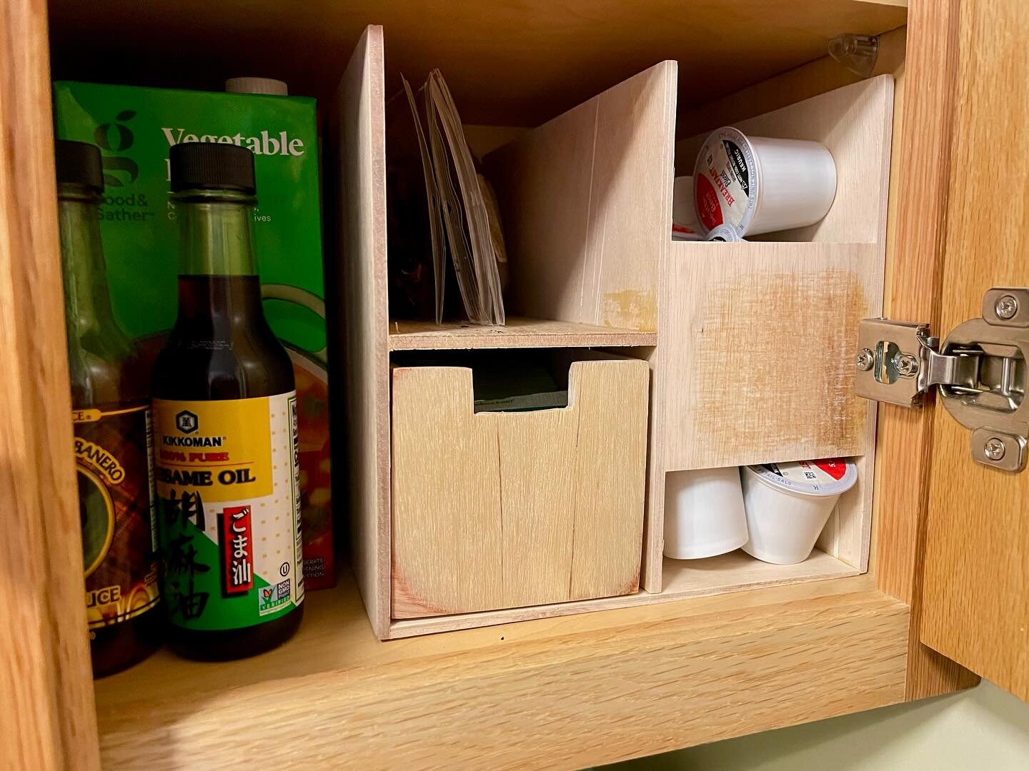 I built a coffee and tea organizer with some scrap 1/4&rdquo; plywood. I still need to add finish but for now the hot beverage accessories have been tamed so I feel a deep inner peace

#diy #woodworking #tea #coffee #damnfinecupofcoffee #make #makers