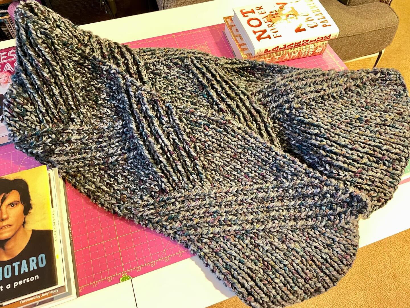 Scarf I recently finished for a friend

#knitting #cable #cableknitting #cableknit #make #makersgonnamake #makersmovement