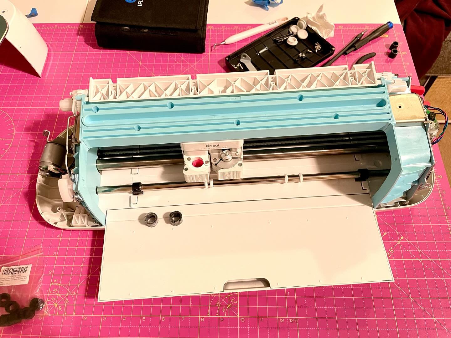 I&rsquo;ve had a cricut for about 2 years and the rubber rollers started to dry out and get super wonky. I&rsquo;d been dreading opening it up to do the replacement but I finally did it and it worked great.

#diy #tech #repair #righttorepair #cricut 