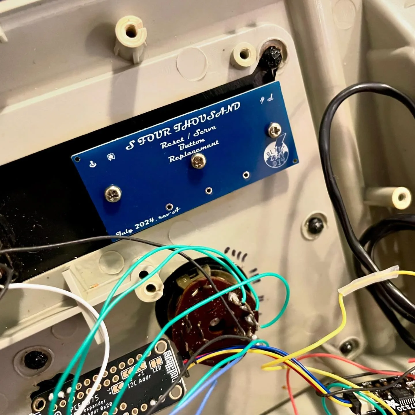 success 🙌

#diy #tech #electronics #hardware #pcb #circuit #circuitboard #s4000 #vintagetech #retrotech #make #makersgonnamake #makersmovement