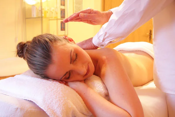 FNTC_SHBBBOS002-Provide-body-massages.jpg