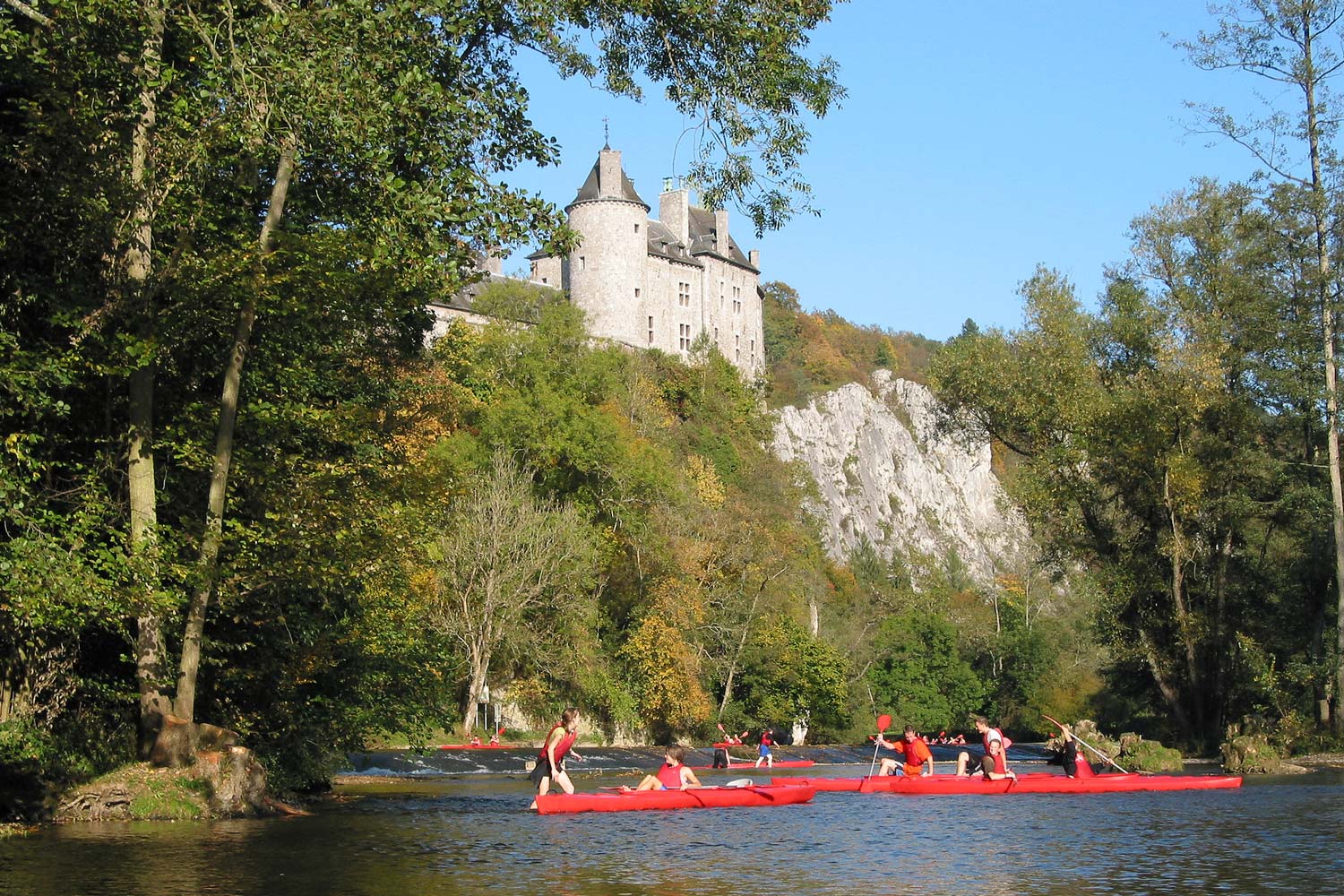 domaine-de-ronchinne-abfahrt-von-der-lesse.jpg