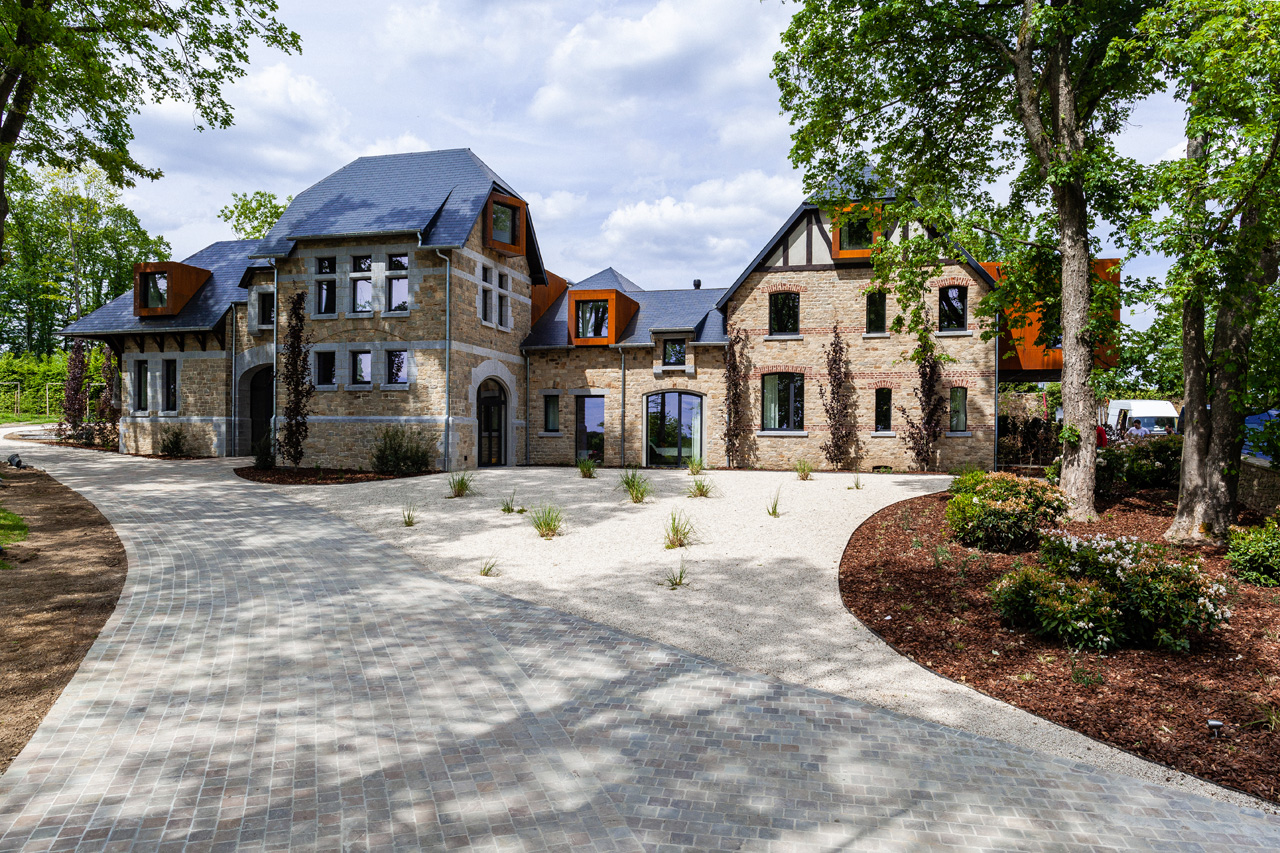 domaine-de-ronchinne-maison-du-jardinier-facade.jpg