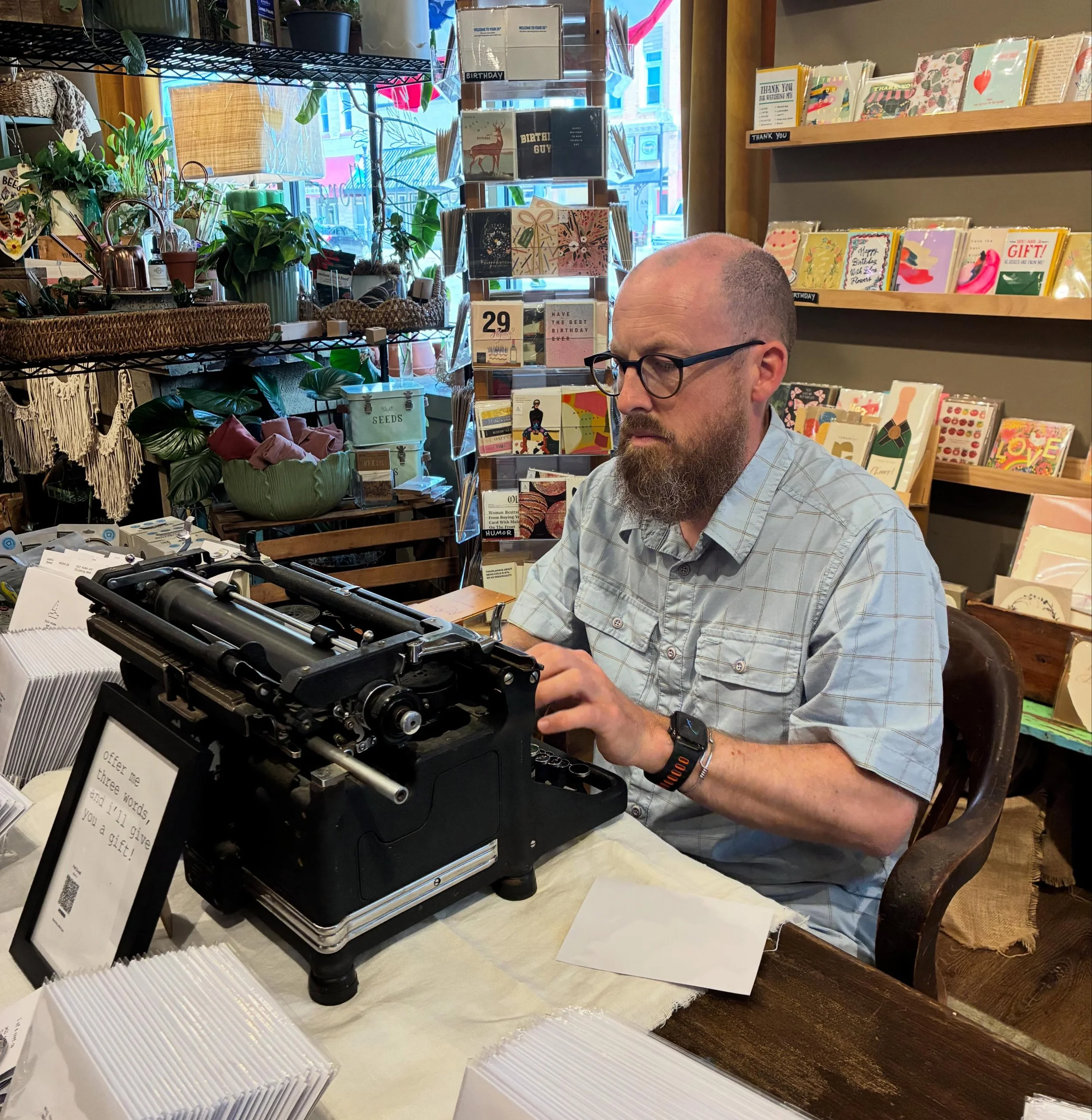 Stop on by to see Pell with @1ofacardco until 12pm today to watch him write at his typewriter-a true artist of words!✨

P.S. He may or may not gift you a poem inspired by three of your favorite words.🤭