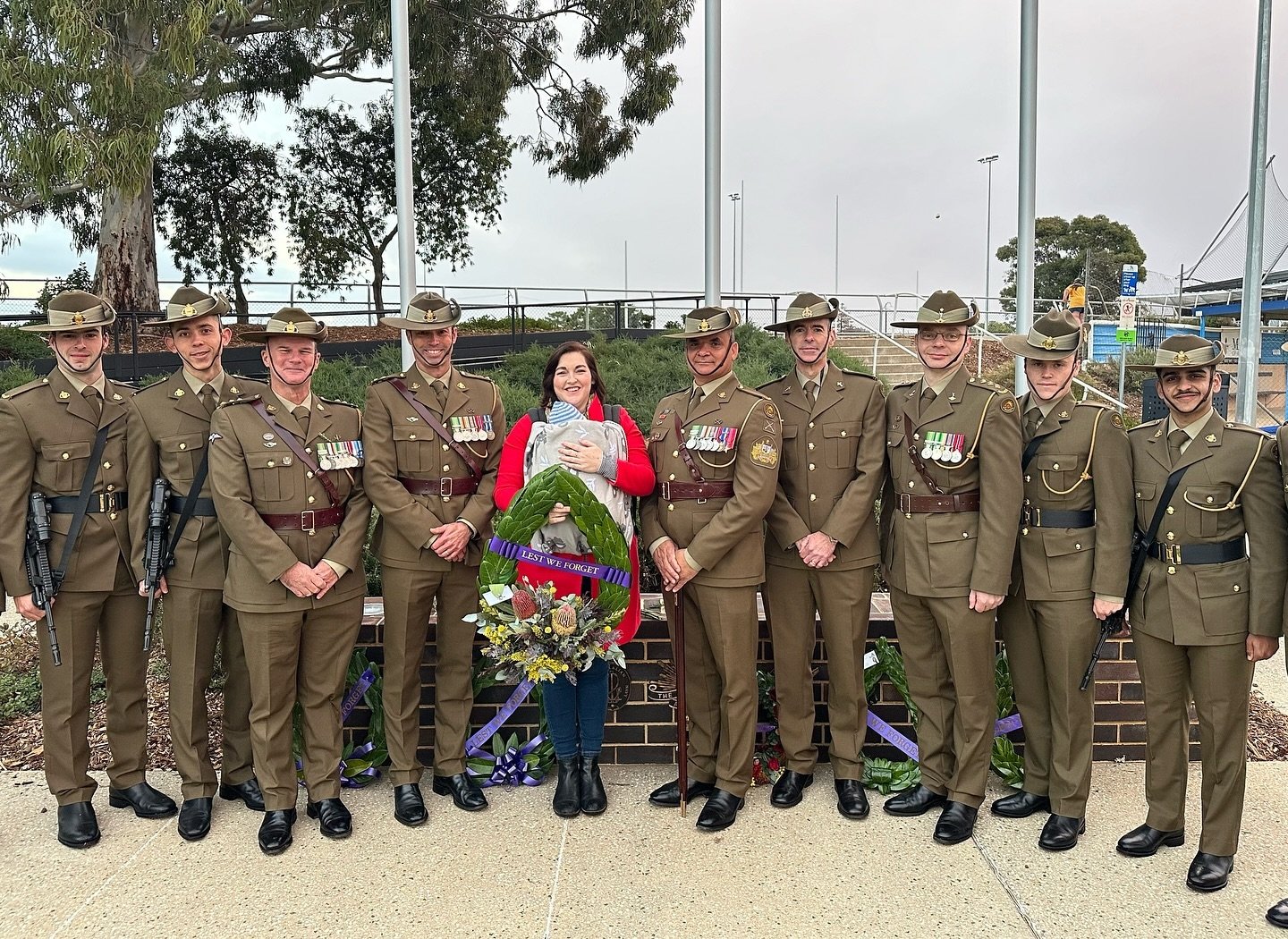 LEST WE FORGET 🌺 About 500 locals paid tribute to our servicemen and women at Edwardstown this Anzac Day.

I was privileged to read a verse to mark their sacrifice and pray for light amid the darkness.

Thanks to Lt Col Scott Calvert for again organ