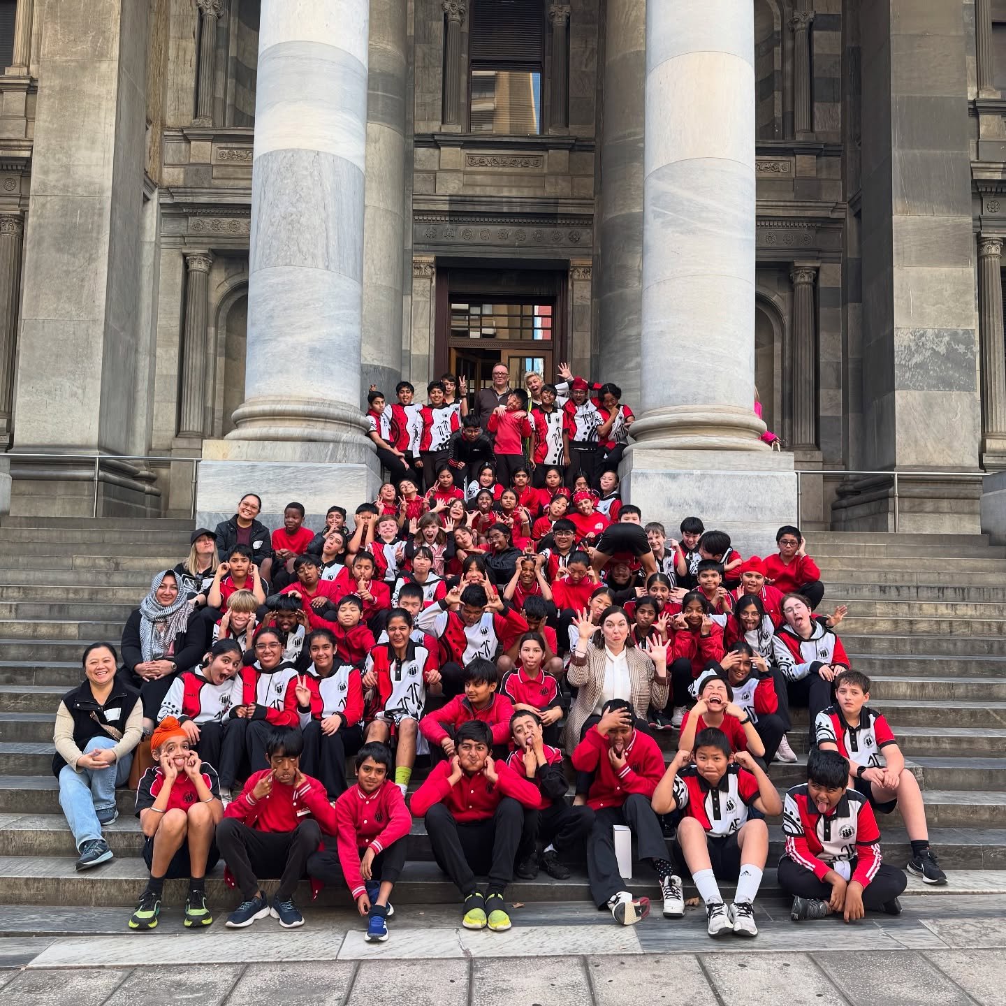A shout out to the very clever Year 5 and 6 students at Richmond Primary School who toured Parliament House with me today! 👋🏼 

Might be a new record in getting so many quiz answers right ✅ 

Would you like a tour of Parliament for your school or c