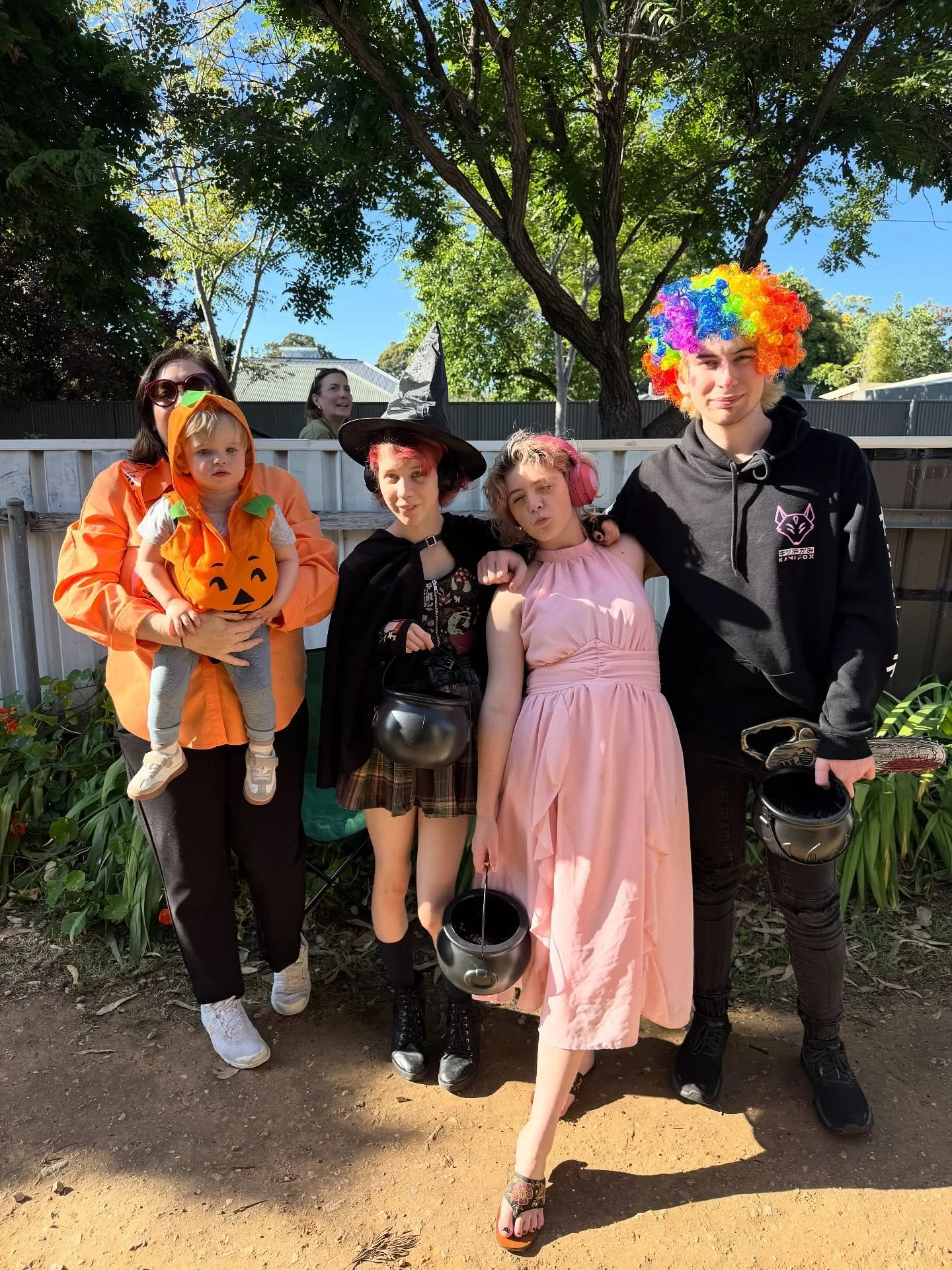Some spooky folks 👻 around the &lsquo;hood tonight! 🎃 

We had a blast with the foggy bubble machine 🫧 drawing in all the neighbourhood witches 🧙🏻&zwj;♀️ and monsters 👺 and zombies 🧟&zwj;♀️ Boo! 😱