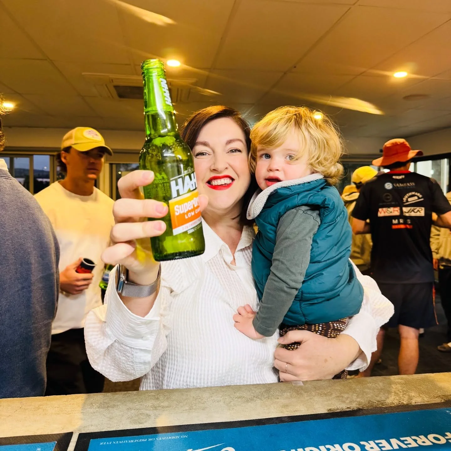 Cheers! 🍻 Last drinks at The Den!

While parting is such sweet sorrow 😢 &hellip; we&rsquo;re bidding farewell to the Glandore Oval clubhouse - to welcome a new $10m home for @adelaidecricketclub 🐂 and @wosfc 🐉 Yay! 🙌🏾 

Another of my @southaust