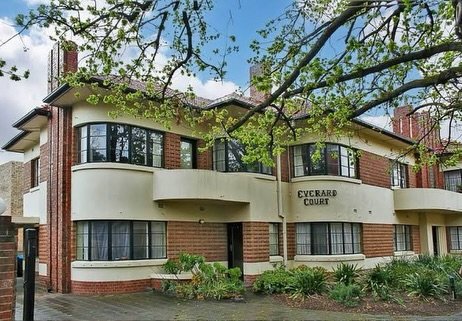 It&rsquo;s Art Deco Day! 🙌🏾 

Can you spot where these 👇🏼 art deco gems are in our community? 💎 

I&rsquo;d love to see the ones you&rsquo;ve spotted - or maybe are lucky to live in yourself!

I&rsquo;m a seriously big fan of this style of inter